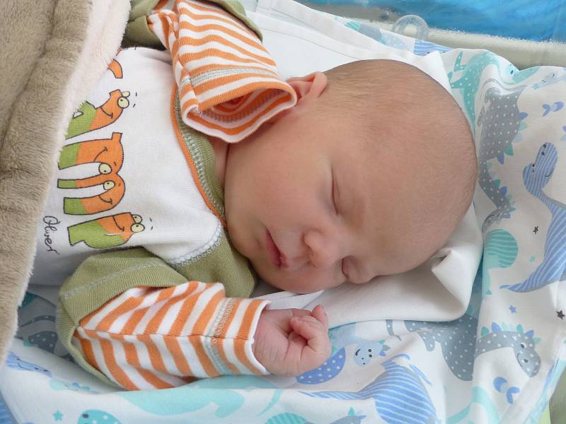 Tobiáš Říha se narodil 25. března 2022 v kolínské porodnici, vážil 3705 g a měřil 53 cm. V Býchorech se z něj těší bráškové Matýsek (5), Kubíček (2) a rodiče Michaela a Jan.