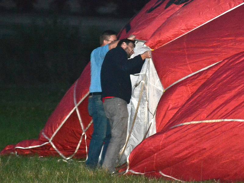 Plaňanské Hemžení začalo v pátek pohádkami. Pak následovaly lety balonem. 