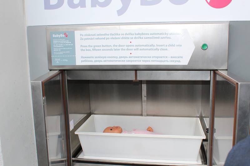 V Kolíně začal sloužit nový, moderní babybox.