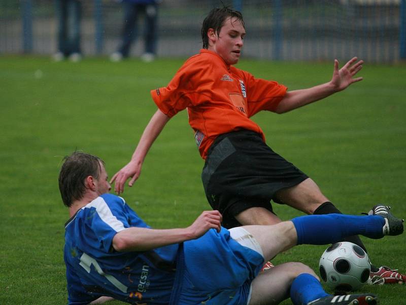 Z utkání FK Kolín - Vyšehrad (1:2).