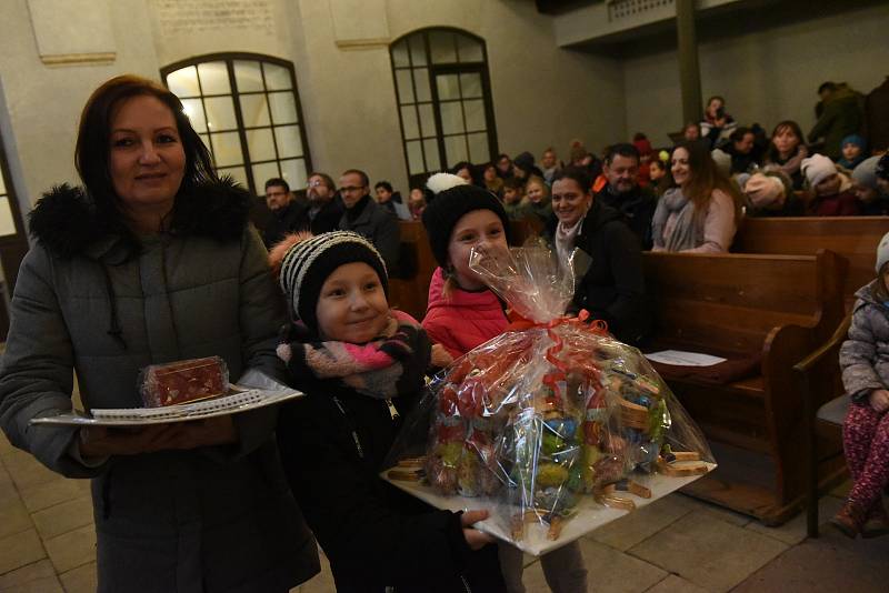 Spolek Můj Kolín vyhlásil nejoriginálnější vánoční stromek a pokřtil kalendář.