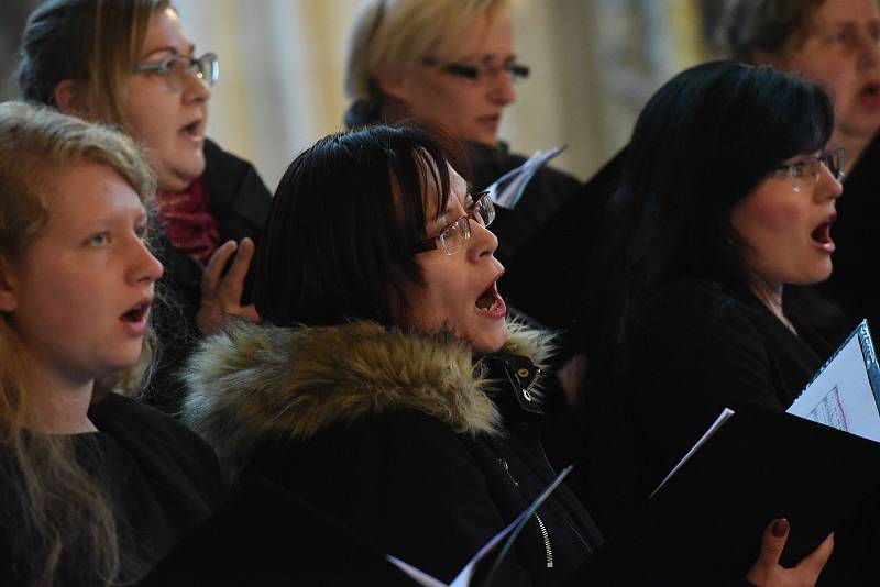 Chrámem svatého Bartoloměje zněl nedělní Velikonoční koncert