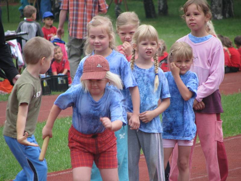 Na atletickém stadionu v Kolíně závodily děti z celého kraje