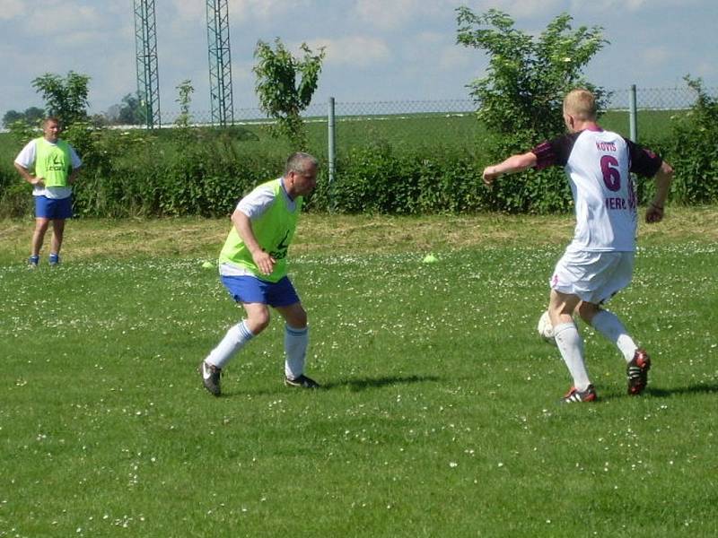 Z utkání Naivní FC - Hero Palma Tým (4:2).