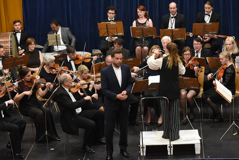 Kolínský filharmonie zahrála v Městském společenském domě.