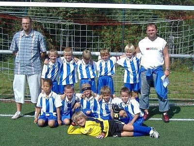 Přípravka FK Kolín–nahoře zleva:Miloš Vrkota (trenér),Dominik Hovorka, Lukáš Rychlík, Samuel Uman, Eliška Kovaříková, Tomáš Exner, Vladimír Zeman (trenér).Dole zleva:Samuel Dotter, Dan Važan, Jakub Nemčok, Filip Havrda, František Řehák.Ležící:Adam Hruška.