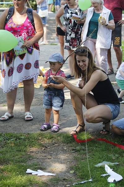 Souběžně s letním rodinným festivalem Kouřimská skála se v Kouřimi v sobotu odpoledne uskutečnil 18. ročník Putování s pohádkou. 