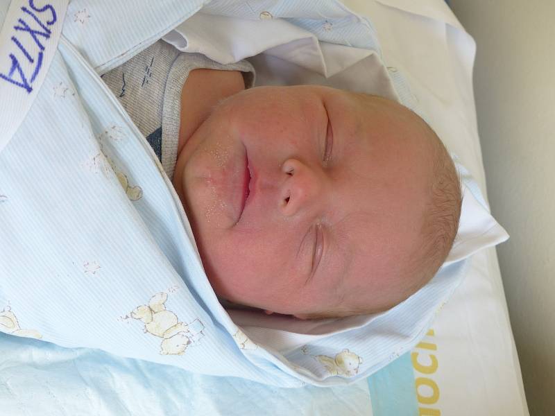 Matěj Sixta se narodil 27. září 2022 v kolínské porodnici, vážil 3720 g a měřil 51 cm. V Kolíně ho přivítal bráška Kubík (3) a rodiče Veronika a Aleš.