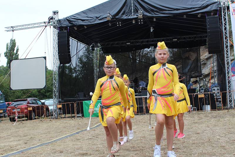 Rodinný festival Kouřimská skála zahájil pohádkový program.