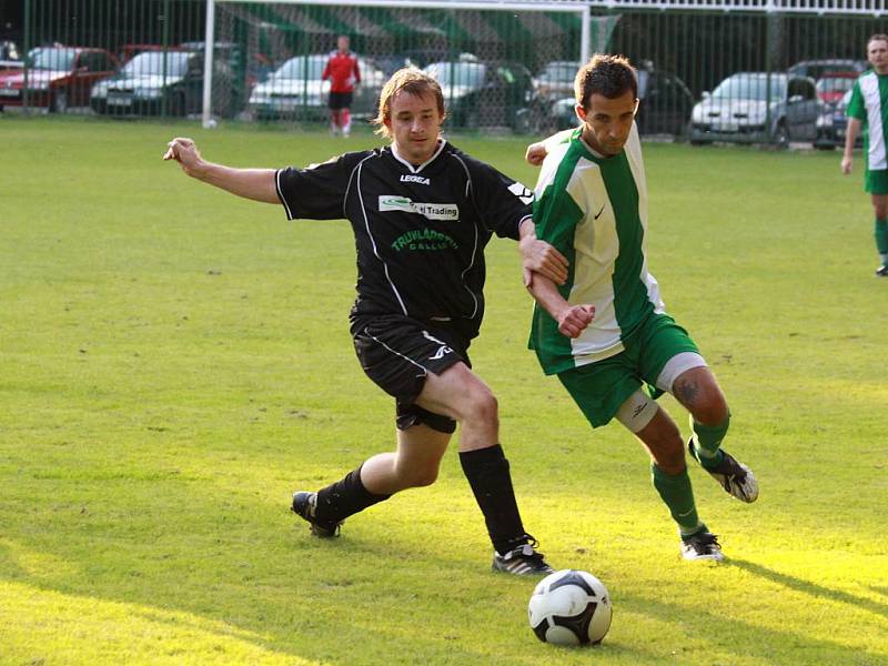 Z utkání 3. třídy skupiny B Zásmuky - Nučice (6:3).