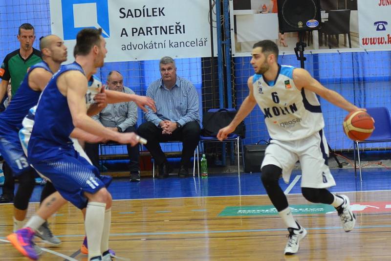 Z druhého čtvrtfinálového utkání play off BC Geosan Kolín - Prostějov (110:106 pp).