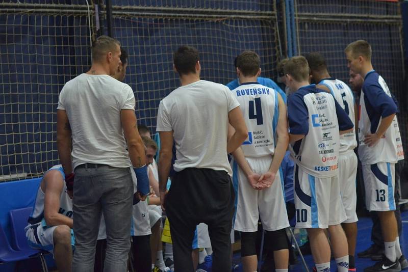 Z utkání BC Kolín - Jindřichův Hradec (92:85).