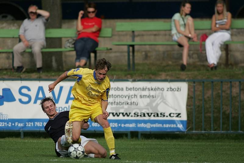 Z utkání Velim - Ovčáry (3:1).