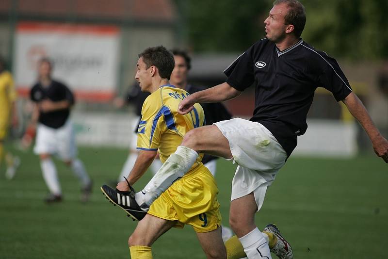 Z utkání Velim - Ovčáry (3:1).