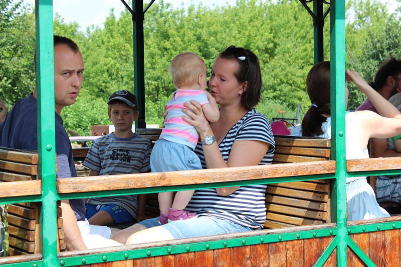 Sobotní jízdy výletním vláčkem na Kolínské řepařské drážce