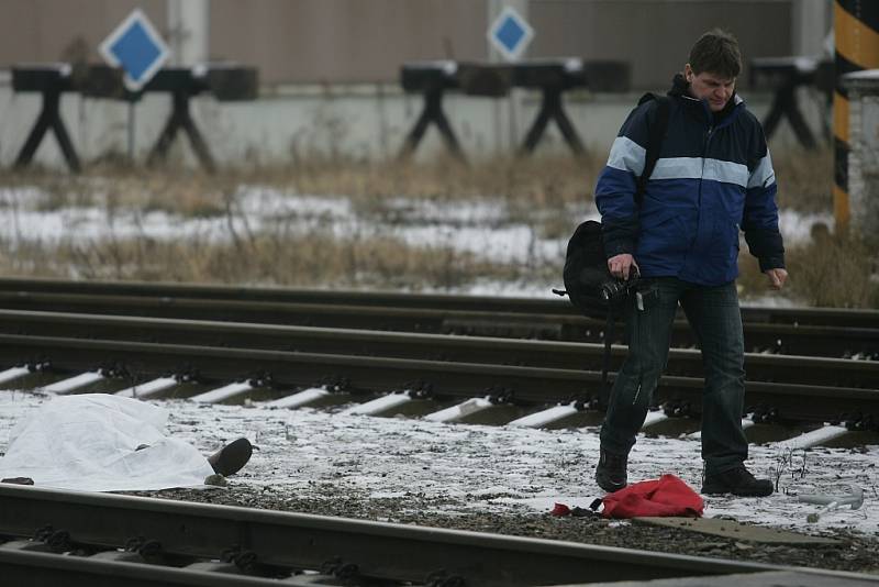 V Pečkách srazilo pendolino seniorku. Na místě svým zraněním podlehla. 10.2. 2009.