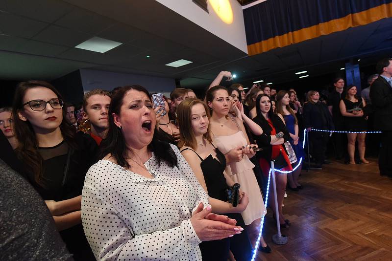 Budoucí maturanti stavební školy vsadili na fotbalový mač.