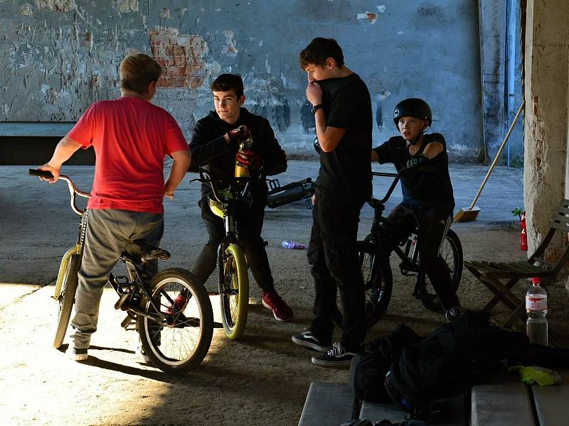 Pumptracková dráha v areálu bývalé společnosti ZZN v Českém Brodě.