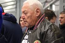 Legenda. Jan „Gusta“ Havel vedl v Kolíně při hokejové exhibici jako trenér veteránskou reprezentaci