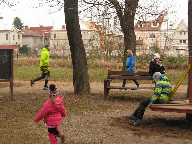 Malí Kolíňáci na Medvědí louce a přilehlém dětském hřišti.