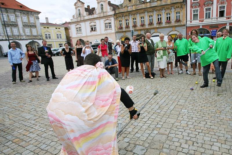 Šťastných osmiček využily i páry na kolínské radnici