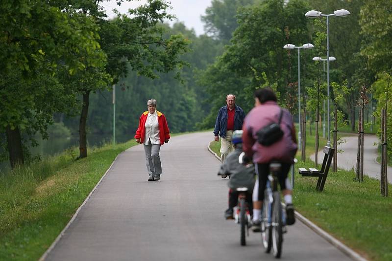 Ze slavnostního otevírání nedávno dokončených staveb v Kolíně