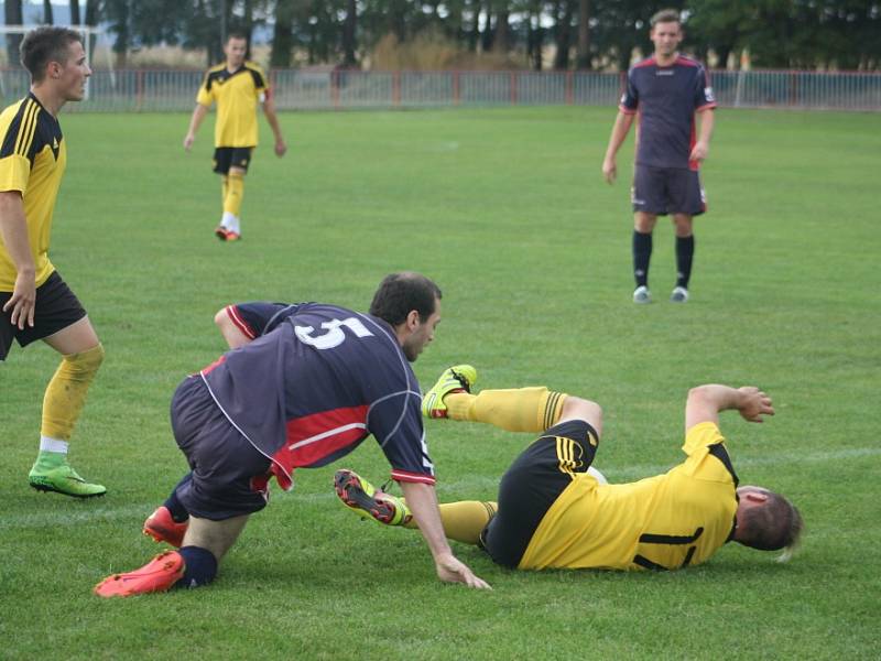 Z utkání Jestřabí Lhota - Žiželice (2:2, PK 1:4).