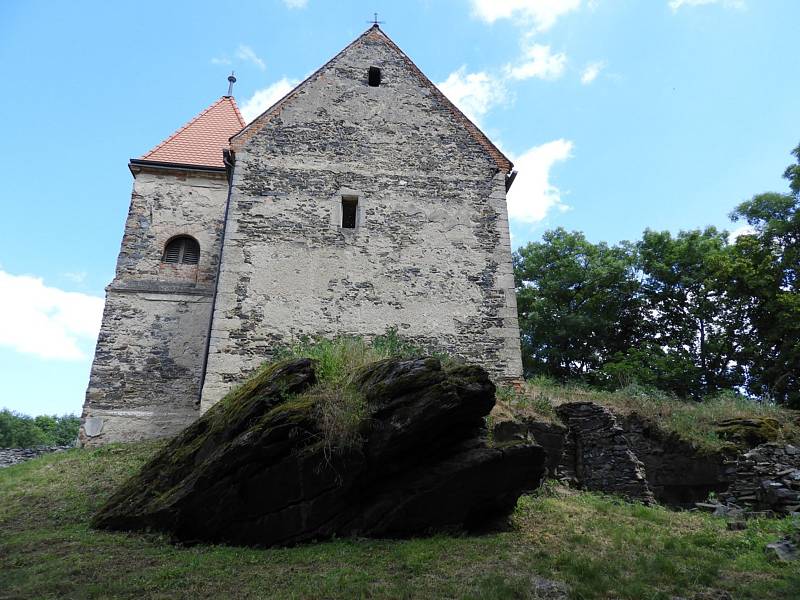 Nainstalovali panel o historii kostele sv. Bonifáce.