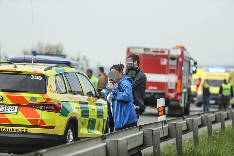 Těžká dopravní nehoda na obchvatu Kolína 1. května 2019