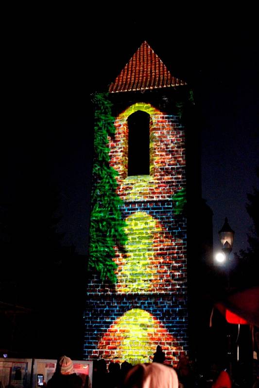 Adventní průvod světýlek vedla českobrodská garda.