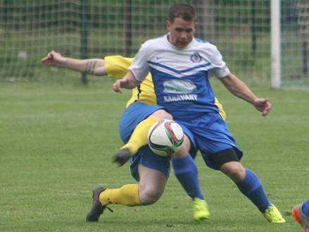 Z utkání Pečky - Velký Osek (2:1).