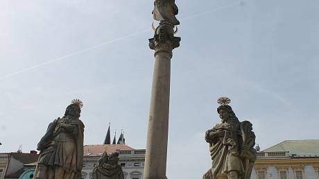 Mariánský sloup na Karlově náměstí v Kolíně.