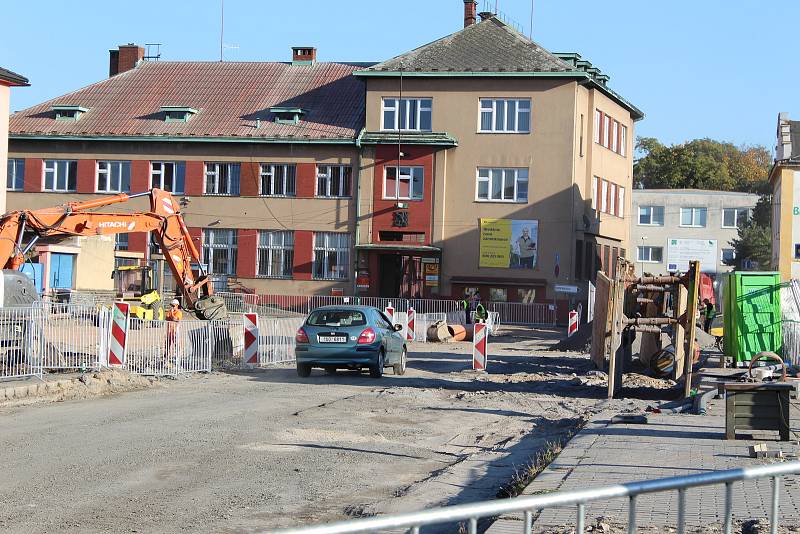 Postup prací na modernizaci autobusového terminálu v Kolíně, říjen 2017