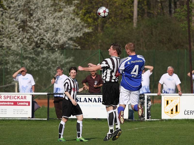 Z utkání Červené Pečky - Velim B (2:1).