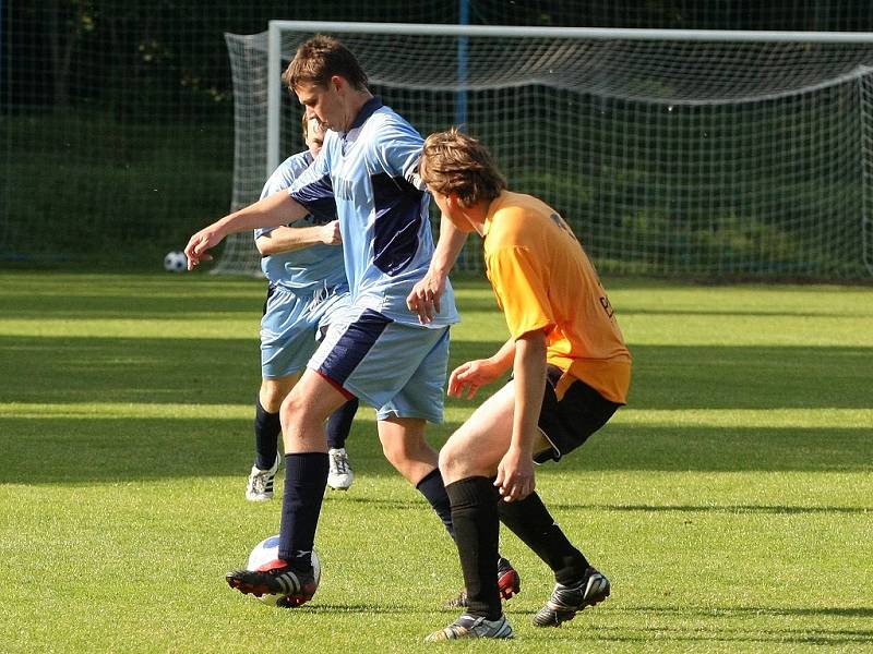 Z utkání FK Kolín B - Býchory (2:9).