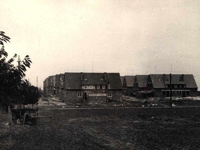 Neznámá fotografie z archivu redakce Kolínského deníku. Pokud by někdo věděl, co se nachází na snímku, může informace poslat na e-mailovou adresu: redakce.kolinsky@denik.cz.