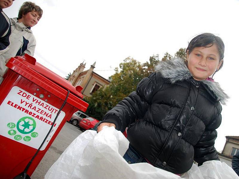 Interaktivní návěs Svět recyklace zastavil v Českém Brodě