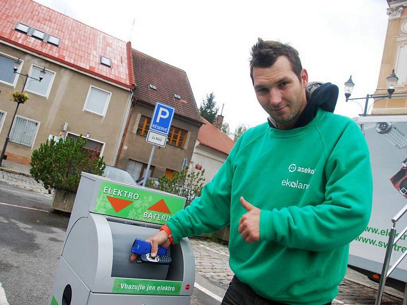 Interaktivní návěs Svět recyklace zastavil v Českém Brodě