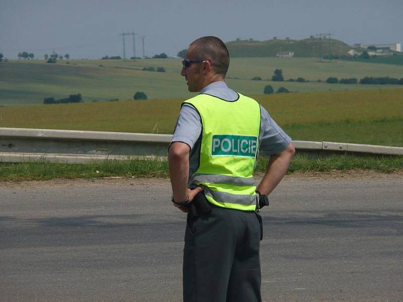 Dopravní nehoda motocyklisty a autobusu u Plaňan. 30. června 2009