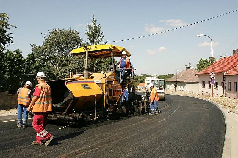 Aktuální stav rekonstrukce silnice I/2 - září 2009.