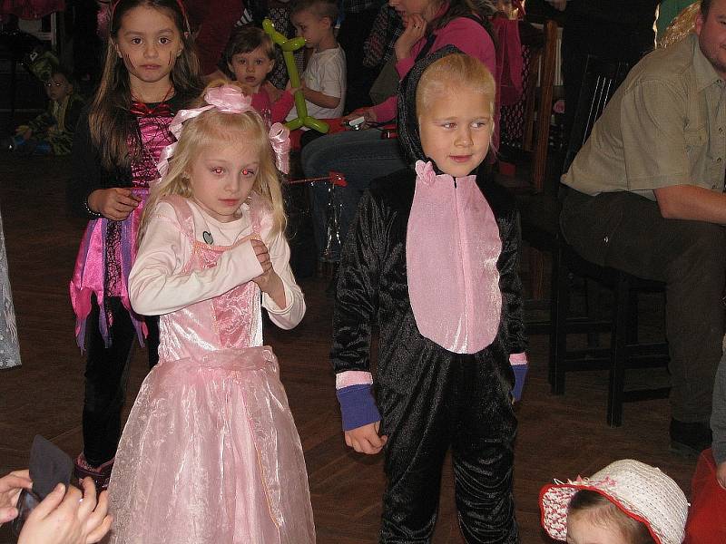 Dětský karneval v Jevanech, sobota 7. února 2015