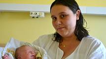 Eliška Földesová se rozhlédla 14. května 2014. Po porodu měřila 51 centimetr a vážila 3370 gramů. Maminka Andrea a tatínek Michal si svou prvorozenou odvezli do Nové Vsi I.