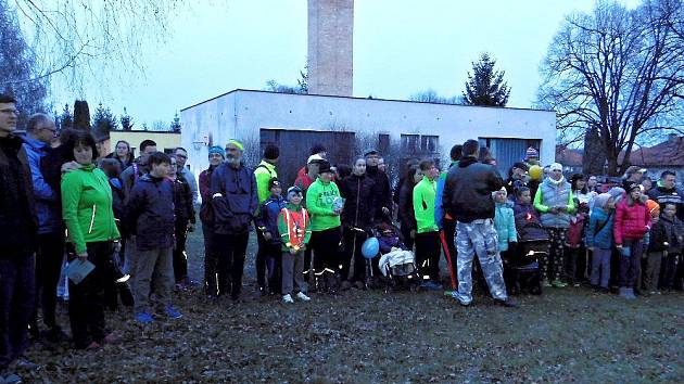 Na 200 sportovců se vydalo do noční Kouřimi, během podpořili Nadační fond Impuls.