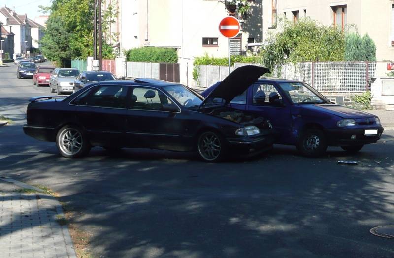 Dopravní nehoda na křižovatce ulic Míru a Mikoláše Alše v Kolíně