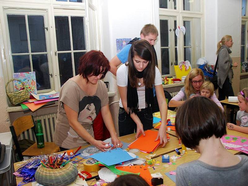 Třetí ročník oblíbeného adventního jarmarku Andělské zvonění se konal v Českém Brodě