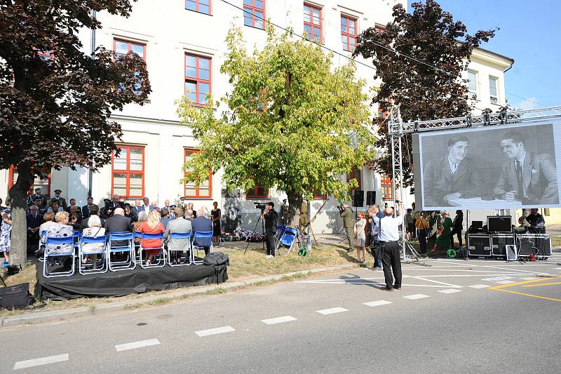 Z pietního aktu k uctění památky Václava Morávka v Kolíně.