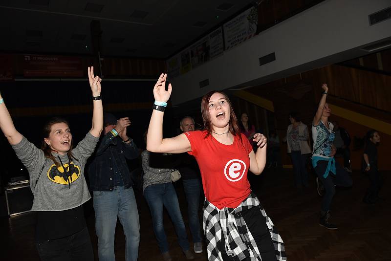 Koncert Olgy Lounové roztančil kolínské publikum.