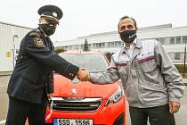 Ze slavnostní předání osobního vozidla pro hasiče od společnosti TPCA v Ovčárech.