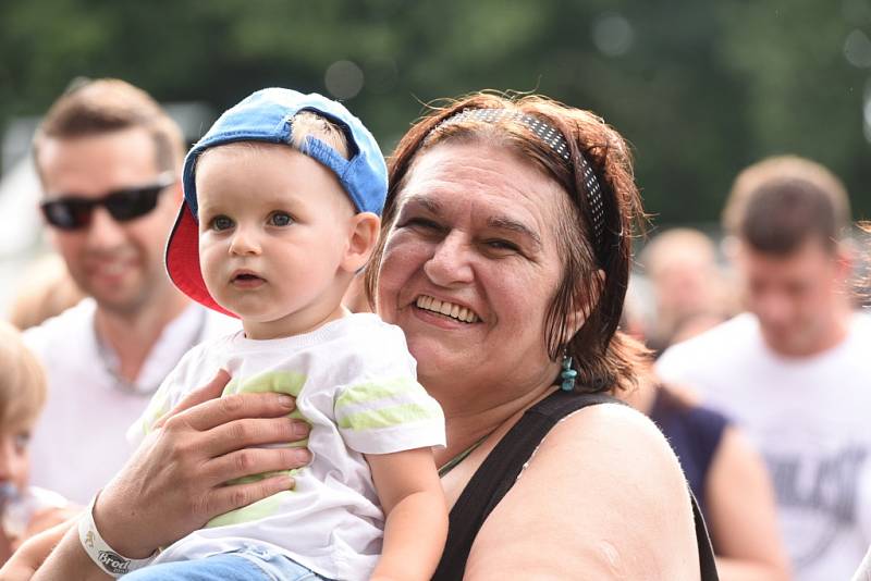 Na slavná léta festivalu Rock for People zavzpomínali v sobotu v areálu českobrodského stadionu Na Kutilce, kam se alespoň na jeden den opět vrátilo festivalové dění.