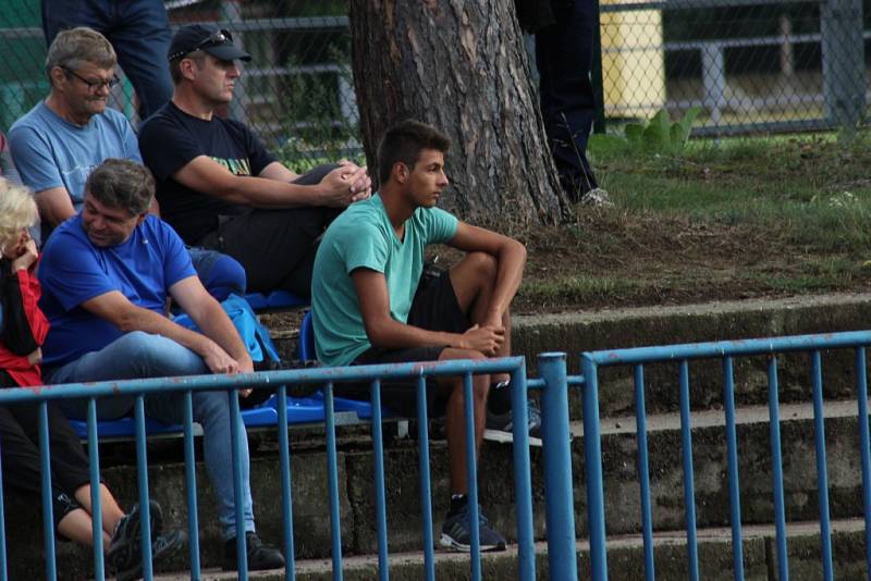 Z utkání Kolín - Pardubice B (1:1, PK 3:2).